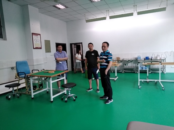 304am永利开展运动人体科学实验实训中心安全检查专项工作.jpg