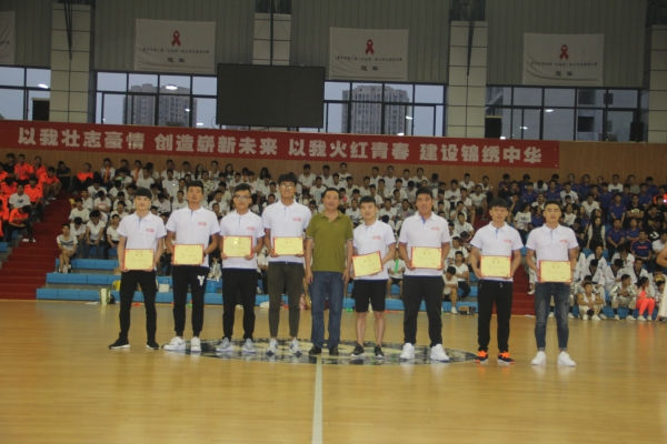 员工联络员授证合影.jpg